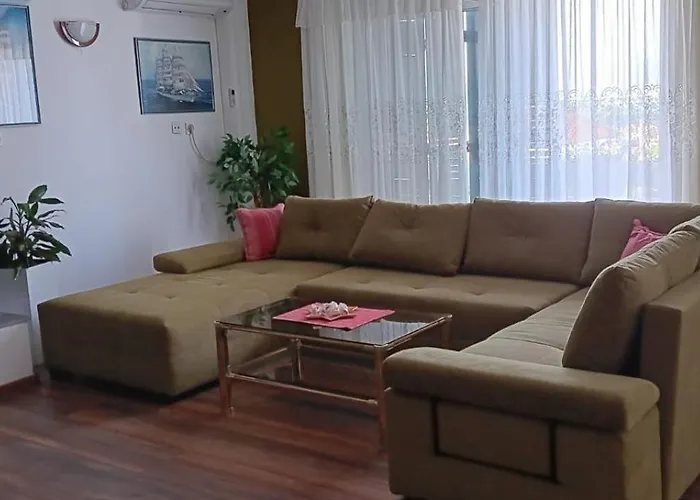 Apartment In With Sea View, Terrace, Air Conditioning, Wi-fi