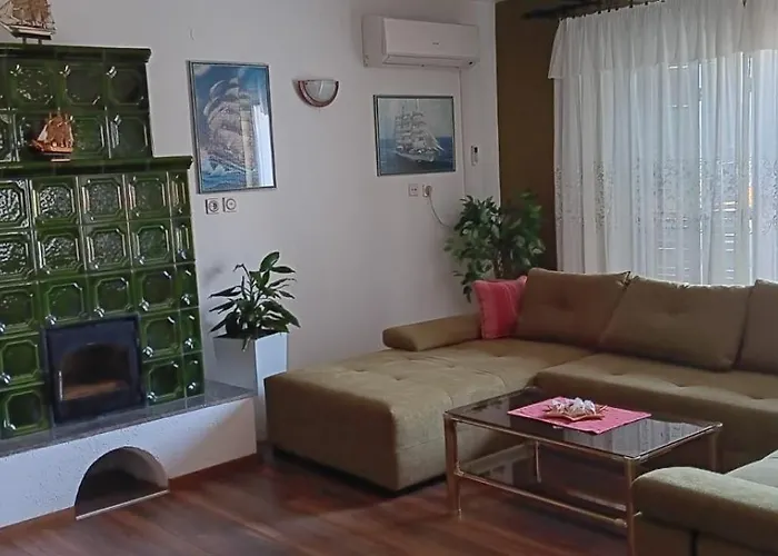 In With Sea View, Terrace, Air Conditioning, Wi-fi Apartment