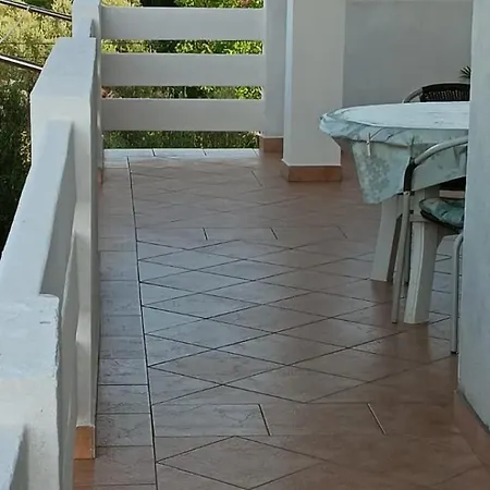In With Sea View, Terrace, Air Conditioning, Wi-fi